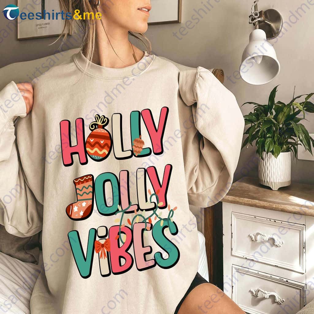 Women’s Holly Jolly Vibes Christmas Shirt, Chic Winter Gift Tee